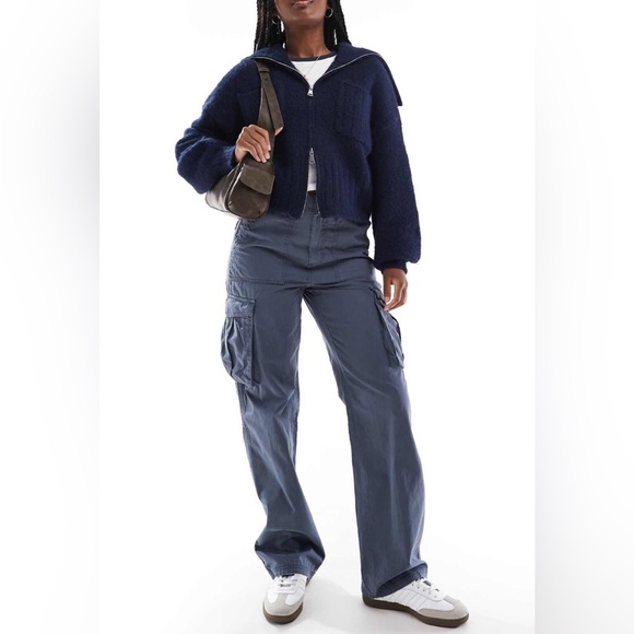 Bershka Straight Leg Cargo Pants in Graphite Blue 10 - Picture 5 of 10